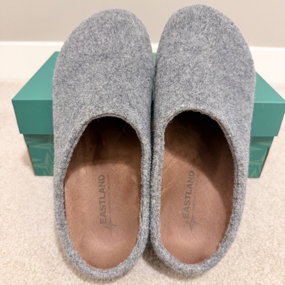 Eastland Rhianna Wool Slip-on Mules/Clogs - Picture 2 of 6